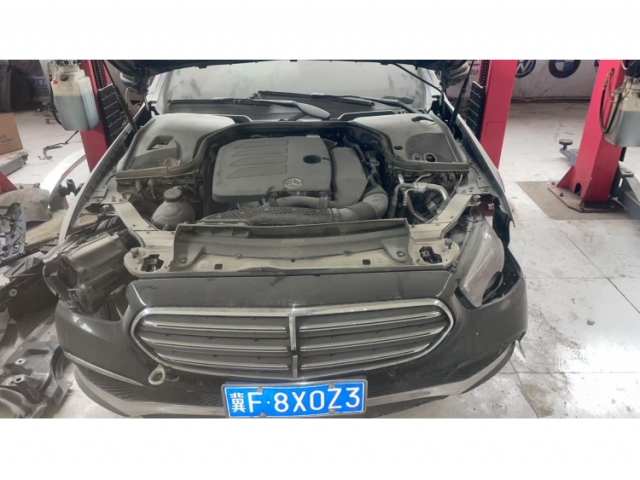 奔驰奔驰E级奔驰E级 2021款 改款 E 260 L 运动型