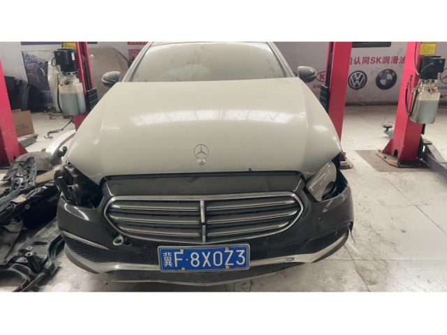 奔驰奔驰E级奔驰E级 2021款 改款 E 260 L 运动型