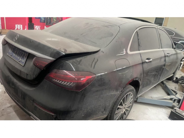 奔驰奔驰E级奔驰E级 2021款 改款 E 260 L 运动型
