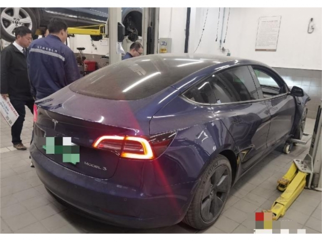 特斯拉Model 3