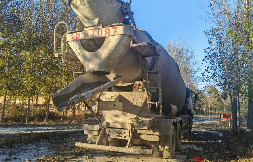亚特重工牌混凝土搅拌运输车