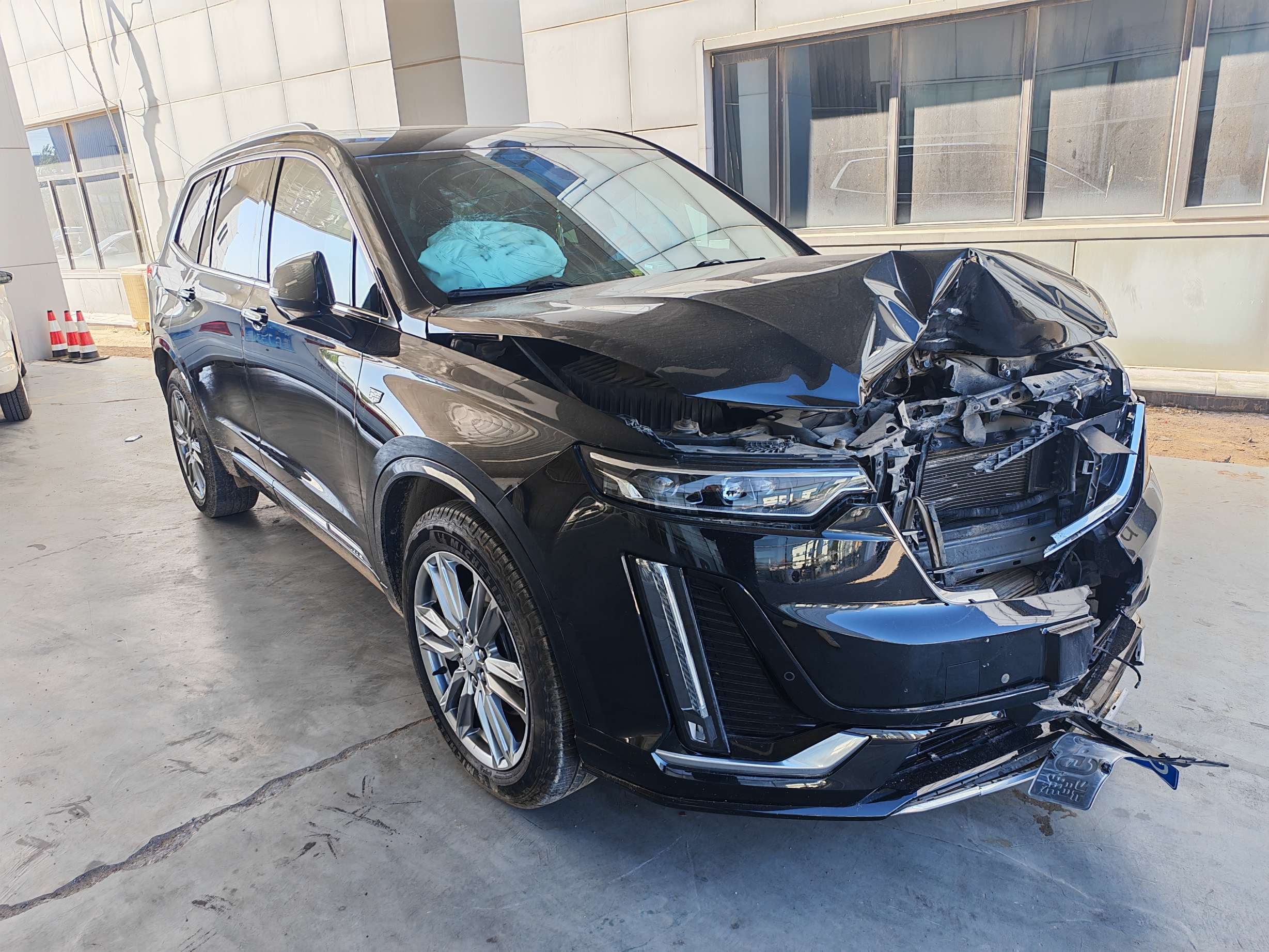 XT6